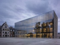 Офисное здание с остеклением Reynaers в Бельгии